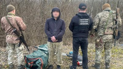 На кордоні з Угорщиною затримали закарпатця, який планував переплисти Тису на човні