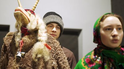 Житомирський фольклорний гурт "Джерельце" відновлює традицію обряду "Водіння кози" Житомирський фольклорний гурт "Джерельце" відновлює традицію обряду "Водіння кози"