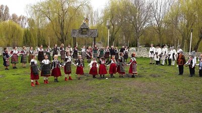 Родинний гурт з Тернополя озвучив автентичні гаївки Родинний гурт з Тернополя озвучив автентичні гаївки