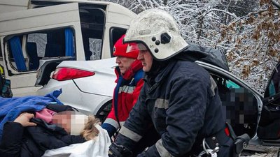 ДТП з маршруткою поблизу села Митниця