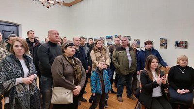 На Тернопільщині у замку відкрили виставку "Нескорений Херсон"