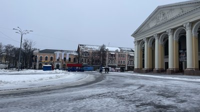 Театральна площа в Полтаві