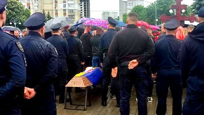 "Могли виконати будь-яке завдання": у Черкасах попрощалися із загиблими на війні КОРДівцями "Могли виконати будь-яке завдання": у Черкасах попрощалися із загиблими на війні КОРДівцями