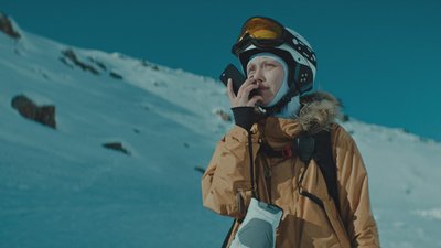 Змерзлий трилер. Рецензія на “Пік страху” про туристів на грузинському курорті Змерзлий трилер. Рецензія на “Пік страху” про туристів на грузинському курорті