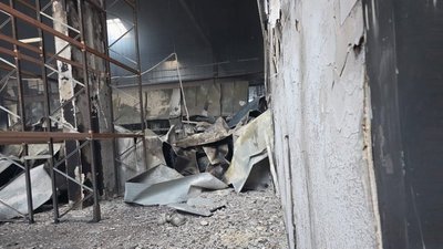 Пожежа тривала майже тиждень: як виглядає склад Roshen під Яготином Пожежа тривала майже тиждень: як виглядає склад Roshen під Яготином