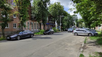 Перші безплатні парковки у Полтаві будуть в центрі міста Перші безплатні парковки у Полтаві будуть в центрі міста