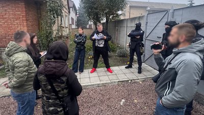 Обіцяли повернути з полону РФ: на Чернігівщині ошукали жінку на понад 500 тис. грн