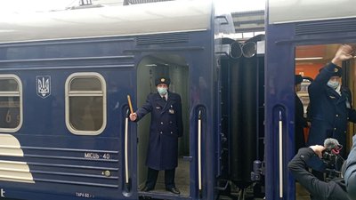 Як у Дніпрі зустрічали Потяг Єднання Маріуполь- Рахів (ФОТОРЕПОРТАЖ) Як у Дніпрі зустрічали Потяг Єднання Маріуполь- Рахів (ФОТОРЕПОРТАЖ)