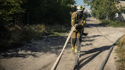 У Миколаєві ліквідували пожежу очерету У Миколаєві ліквідували пожежу очерету