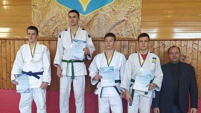 Тернопільські дзюдоїсти на юнацьких змаганнях здобули срібну і бронзову нагороди Тернопільські дзюдоїсти на юнацьких змаганнях здобули срібну і бронзову нагороди