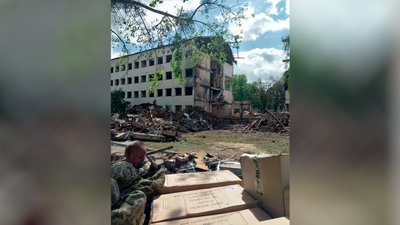 Зруйновані казарми в "Десні" на Чернігівщині Зруйновані казарми в "Десні" на Чернігівщині