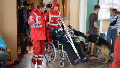 Десь 2 тисячі маломобільних з Донеччини та Дніпропетровщини потребують евакуації