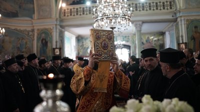До Чернівців прибув настоятель ПЦУ Епіфаній, щоб представити нового керівника Чернівецько-Буковинської єпархії