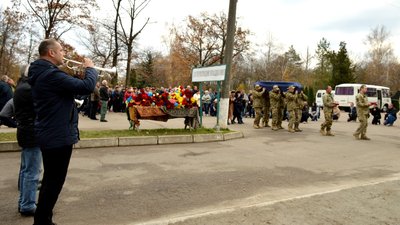 Загинули на Донеччині. У Кропивницькому попрощались з бійцями Анатолієм Тебякіним і Андрієм Нещадіменком