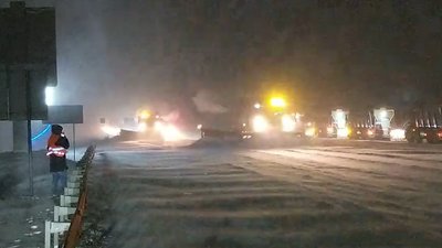 Борються з негодою: майже чотири тонни протиожеледної суміші використали шляховики Черкащини Борються з негодою: майже чотири тонни протиожеледної суміші використали шляховики Черкащини