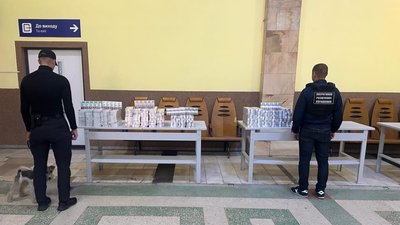 Прикордонники зупинили закарпаток, які намагалися перевезти 1772 пачки безакцизних сигарет