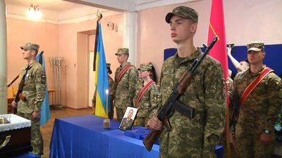 У Житомирі попрощалися з начальником Центру морально-психологічного забезпечення Збройних сил України Ігорем Павліченком У Житомирі попрощалися з начальником Центру морально-психологічного забезпечення Збройних сил України Ігорем Павліченком