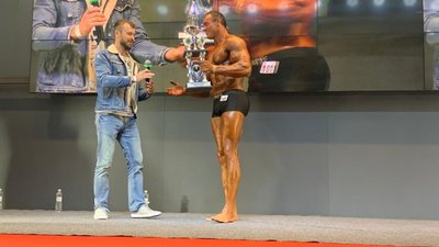 Херсонець став абсолютним чемпіоном України з бодибілдингу в номінації атлетик-фізик Херсонець став абсолютним чемпіоном України з бодибілдингу в номінації атлетик-фізик