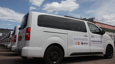 Благодійна допомога: Ніжин отримав інклюзивний автомобіль для мобільної бригади