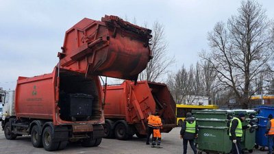 Херсон отримав спецтехніку для прибирання міста Херсон отримав спецтехніку для прибирання міста