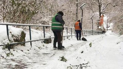 Снігопад, прибирання, техніка, піщано-сольова суміш, дороги, тротуари, розчищення Снігопад, прибирання, техніка, піщано-сольова суміш, дороги, тротуари, розчищення