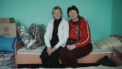 Ольга Константинопольська й Катерина Літвінова у транзитному пункті у Харкові