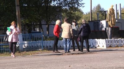 26 осіб у селищі Зелене Поле зареєстровані у списках виборців, але за вказаними адресами не живуть 26 осіб у селищі Зелене Поле зареєстровані у списках виборців, але за вказаними адресами не живуть