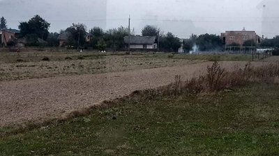 Біля Франківська палії сухої трави тікали від рятувальників Біля Франківська палії сухої трави тікали від рятувальників