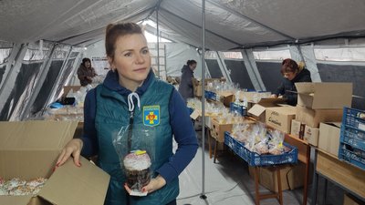 У Полтаві волонтери продають паски, аби зібрати гроші для 116-ї бригади У Полтаві волонтери продають паски, аби зібрати гроші для 116-ї бригади