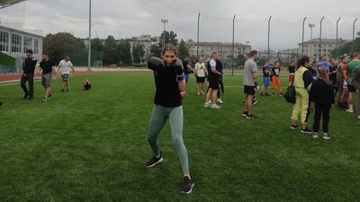 Збирали гроші для ЗСУ і тренувалися просто неба – у Житомирі побував український боксер Денис Берінчик Збирали гроші для ЗСУ і тренувалися просто неба – у Житомирі побував український боксер Денис Берінчик