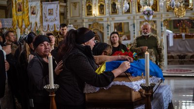 На Закарпатті попрощалися з полеглим захисником Юрієм Гончаруком На Закарпатті попрощалися з полеглим захисником Юрієм Гончаруком