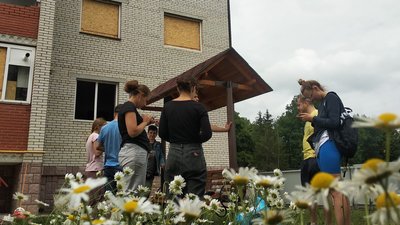 На Тернопільщині волонтери допомогли сім’ї, яка постраждала від ракетних обстрілів На Тернопільщині волонтери допомогли сім’ї, яка постраждала від ракетних обстрілів