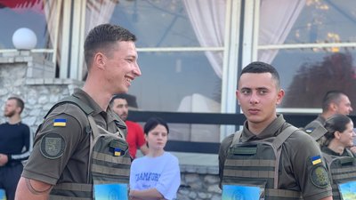 У Тернополі пробігли марафон на підтримку полонених та загиблих "Азовсталі" У Тернополі пробігли марафон на підтримку полонених та загиблих "Азовсталі"