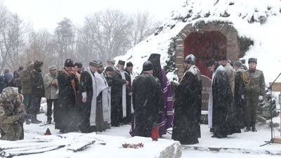 На залізничній колії біля села Пам’ятне вшанували героїв, які 103 роки тому загинули під Крутами
