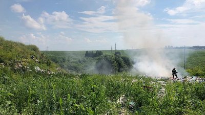 Поблизу Рівного горіло сміттєзвалище Поблизу Рівного горіло сміттєзвалище