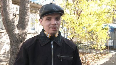 "Я вмію те, чого не вміють здорові люди", - історія митця із Запорізької області "Я вмію те, чого не вміють здорові люди", - історія митця із Запорізької області