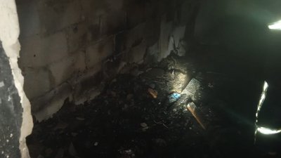 Пожежа на Дніпропетровщині: надзвичайники врятували чотирьох людей, ще 15 — вивели на повітря