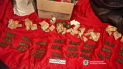 Продавала бойові гранати: жительку Ніжина засудили до 4 років позбавлення волі