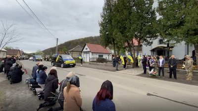 На Закарпатті попрощалися із полеглим захисником Петром Гудаком На Закарпатті попрощалися із полеглим захисником Петром Гудаком