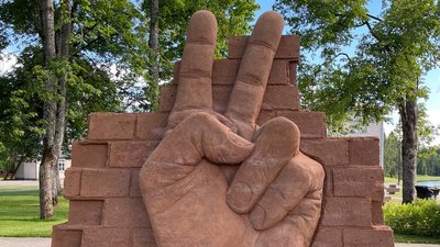 Діти з Житомирщини представляли Україну на відкритті парку Свободи в Естонії Діти з Житомирщини представляли Україну на відкритті парку Свободи в Естонії