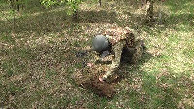 На півночі Житомирщини сапери територіальної оборони проводять роботи з розмінування На півночі Житомирщини сапери територіальної оборони проводять роботи з розмінування