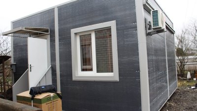 Родина з Киїнки, що втратила житло, отримала приватний 4-модульний будинок від благодійників