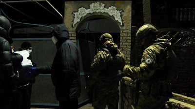 На Херсонщині людей здавали в оренду. Поліцейські затримали зловмисників