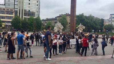 У Франківську спортсмени протестують проти закриття спортзалів У Франківську спортсмени протестують проти закриття спортзалів
