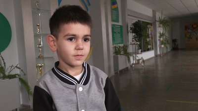 У Рівному розпочали приймати заяви у перші класи. Що для цього потрібно У Рівному розпочали приймати заяви у перші класи. Що для цього потрібно