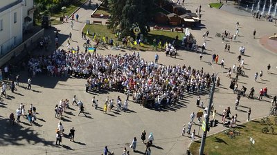 Карта України на Театральному майдані Луцька Карта України на Театральному майдані Луцька