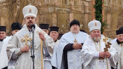 На набережній Тернопільського ставу освятили воду На набережній Тернопільського ставу освятили воду