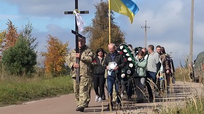 У Свесі на Сумщині попрощалися із захисником Володимиром Бугаєм