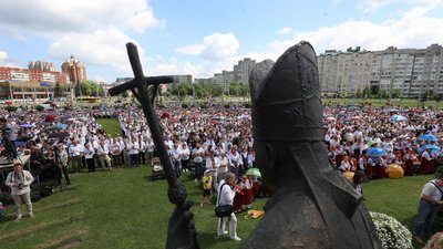 До 20 річниці з візиту Папи тисячі львів'ян зібралися на святкову Літургію До 20 річниці з візиту Папи тисячі львів'ян зібралися на святкову Літургію