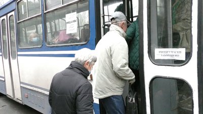 Пільги у Херсоні: у тролейбусах - скасовано, у маршрутках - частково Пільги у Херсоні: у тролейбусах - скасовано, у маршрутках - частково